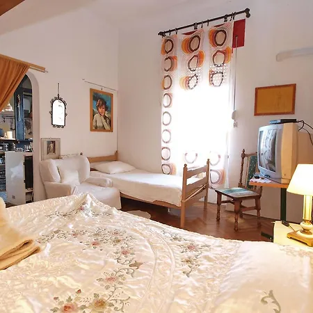 Guest house By The Sea 1050 Rovinj